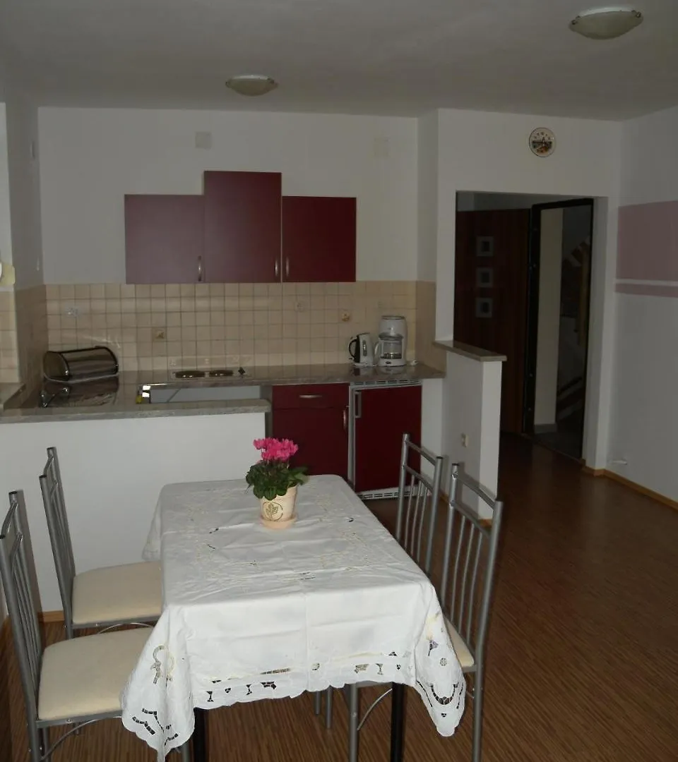 Apartment Liznjan 2 Croatia